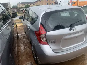 Nissan Versa 2015 Silver