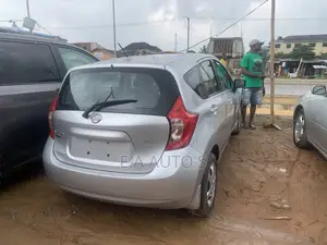 Nissan Versa 2015 Silver