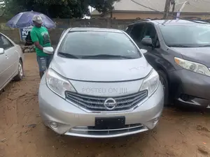 Nissan Versa 2015 Silver