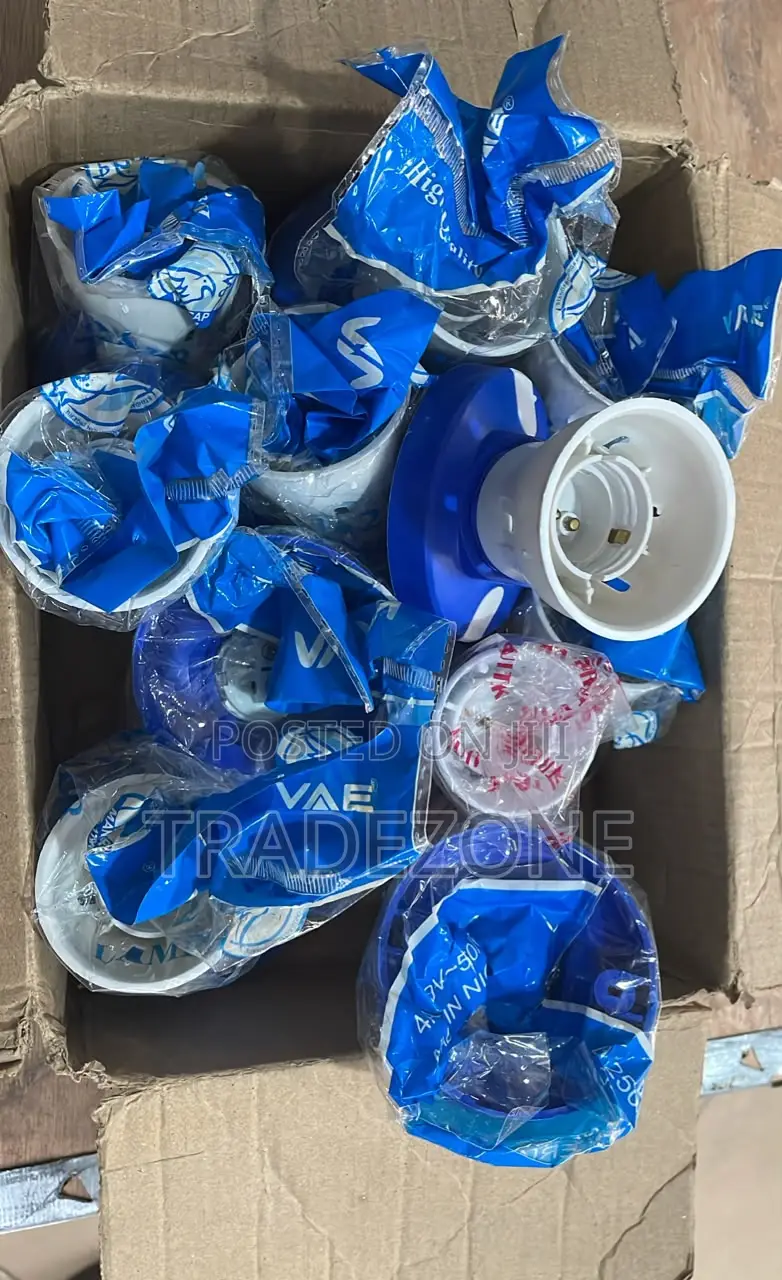Lampholder Pin/Screw 2-in-1
