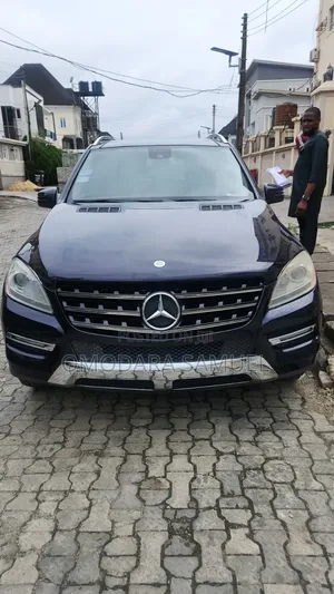 Mercedes-Benz M Class 2012 Blue