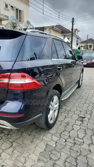 Mercedes-Benz M Class 2012 Blue