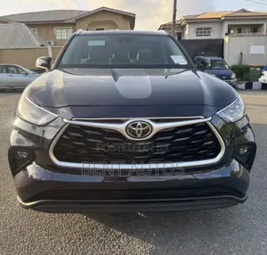 Toyota Highlander XLE 2021 Blue
