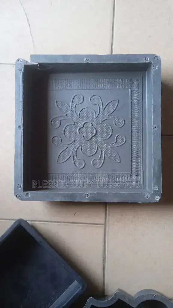 Interlocking Moulds Electric Fence System