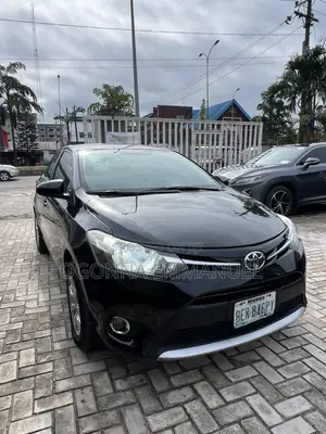 Toyota Yaris 2014 Black