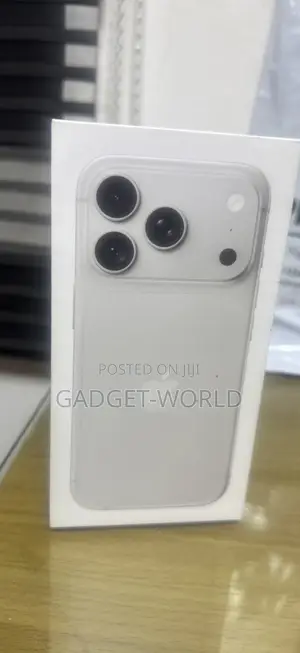 New Apple iPhone 18 Pro Max 1 TB Silver
