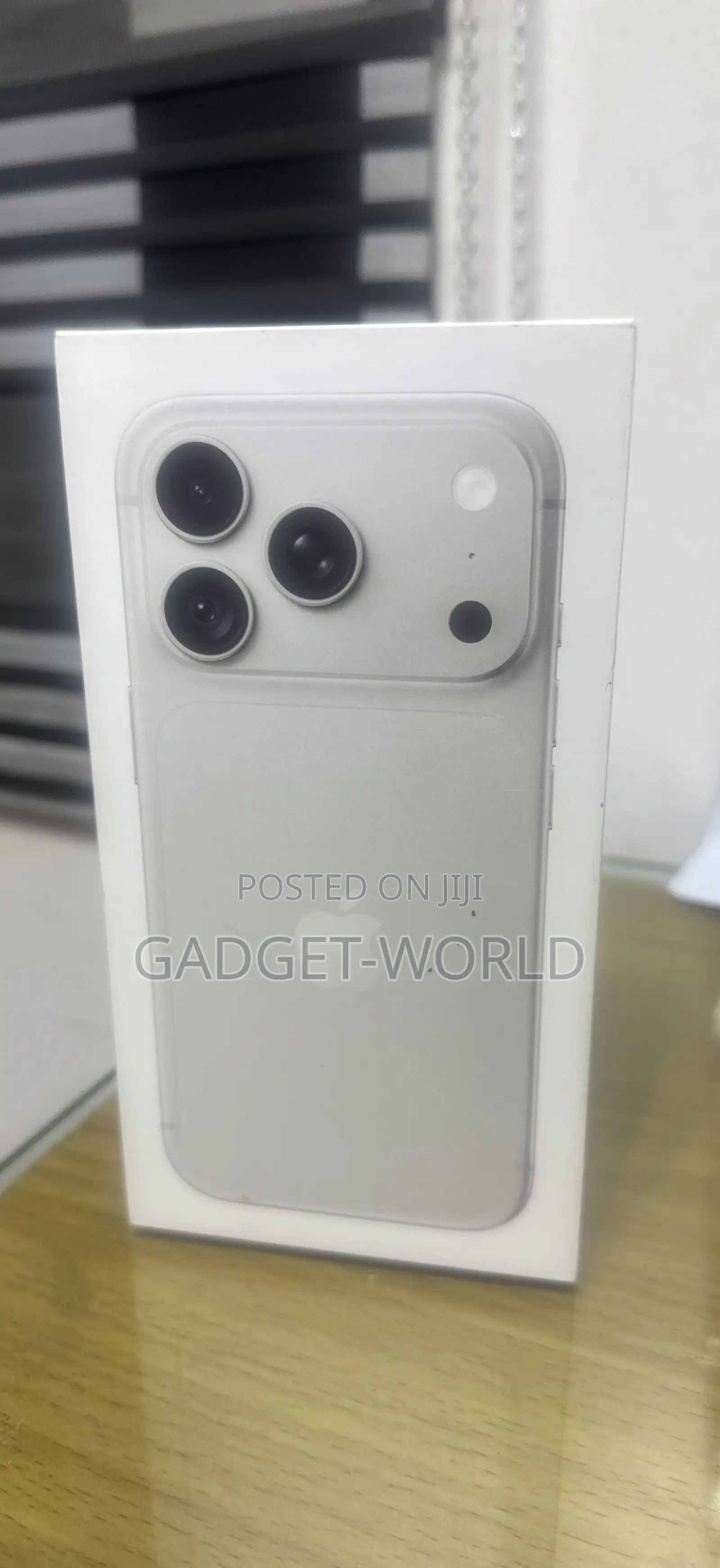 New Apple iPhone 18 Pro Max 1 TB Silver