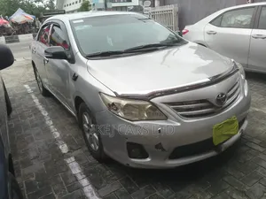 Toyota Corolla 2011 Silver