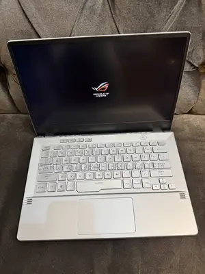 Laptop Asus ROG Zephyrus G14 16GB AMD Ryzen 9 SSD 1T