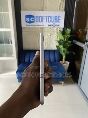 Apple iPhone XR 128 GB White