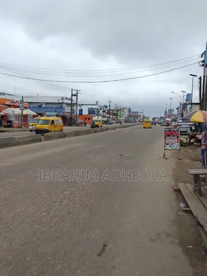 A Demolishable Structure Facing the Major Road