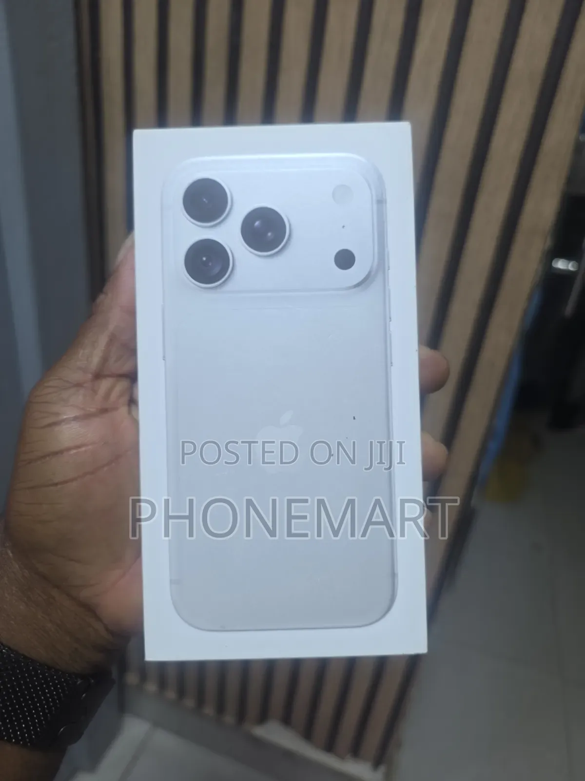 New Apple iPhone 18 Pro 1 TB Silver