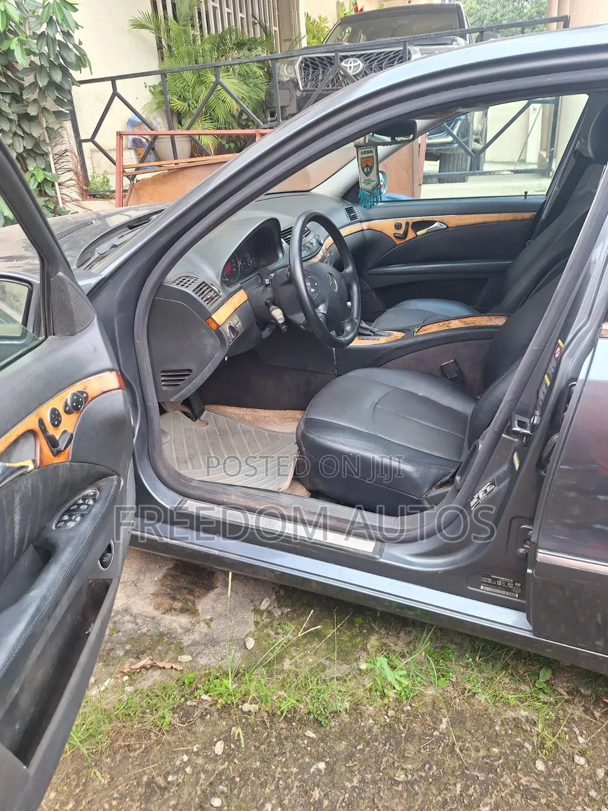 Mercedes-Benz E350 2005 Gray