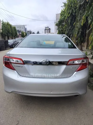 Toyota Camry XLE 4dr Sedan (2.5L 4cyl 6A) 2013 Silver