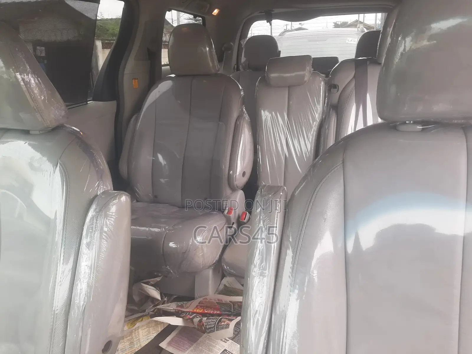 Toyota Sienna 2011 Silver