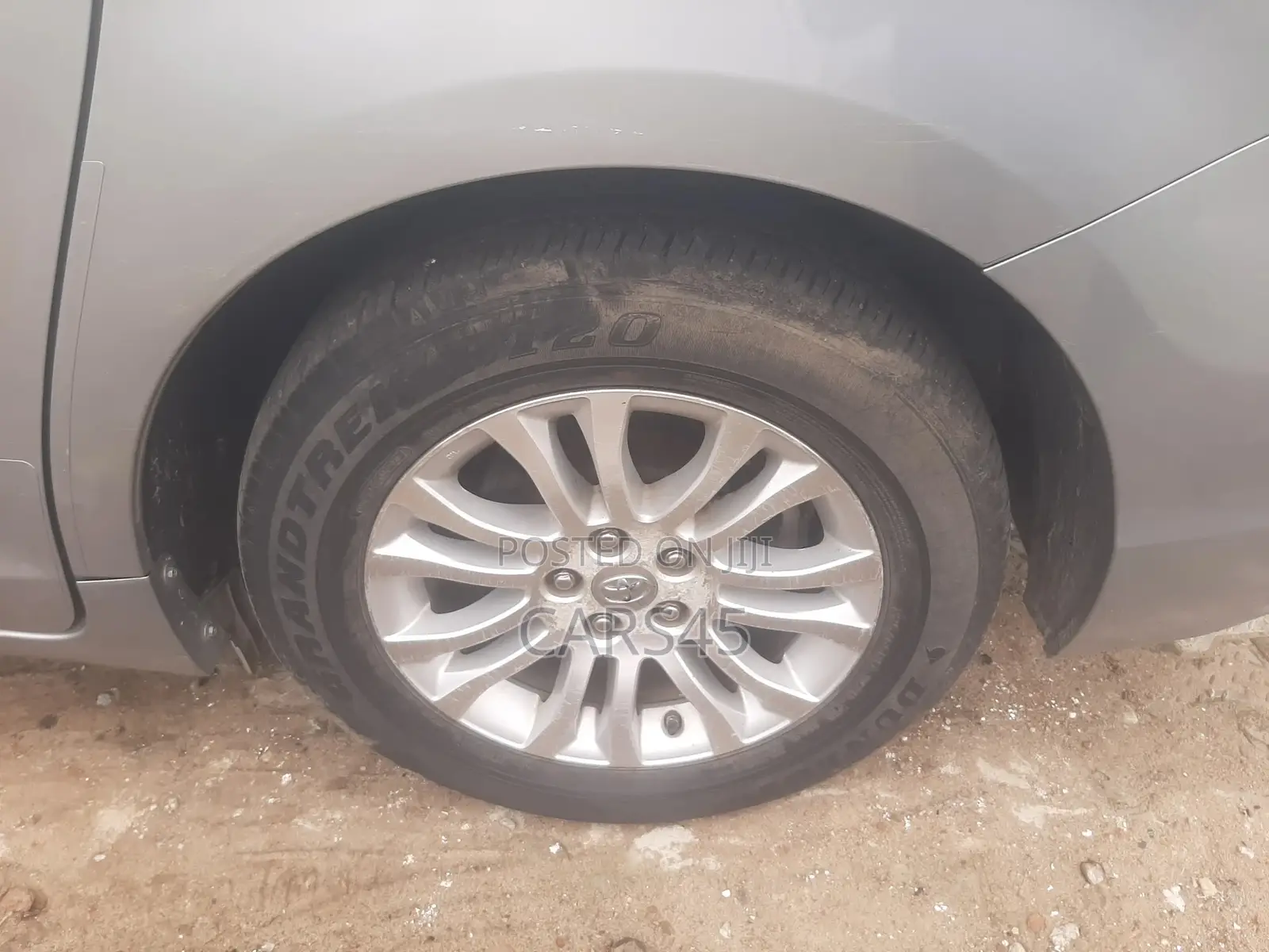 Toyota Sienna 2011 Silver