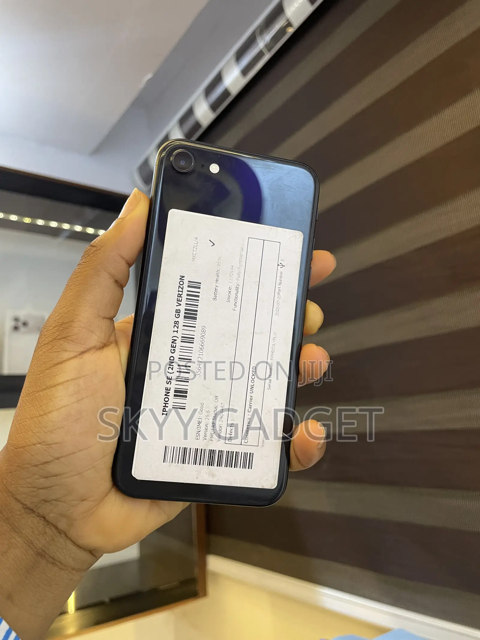 Apple iPhone SE 128 GB Black