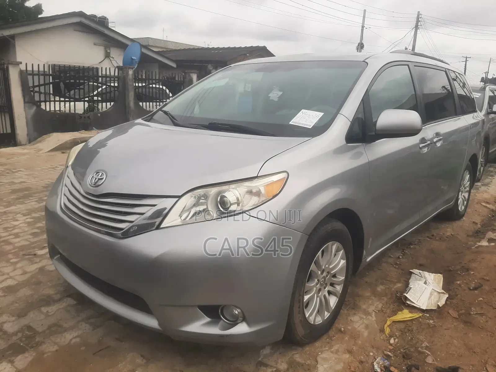 Toyota Sienna 2011 Silver