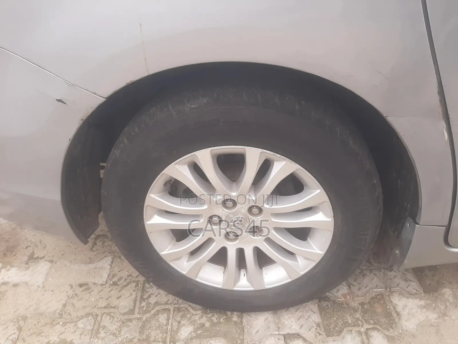 Toyota Sienna 2011 Silver