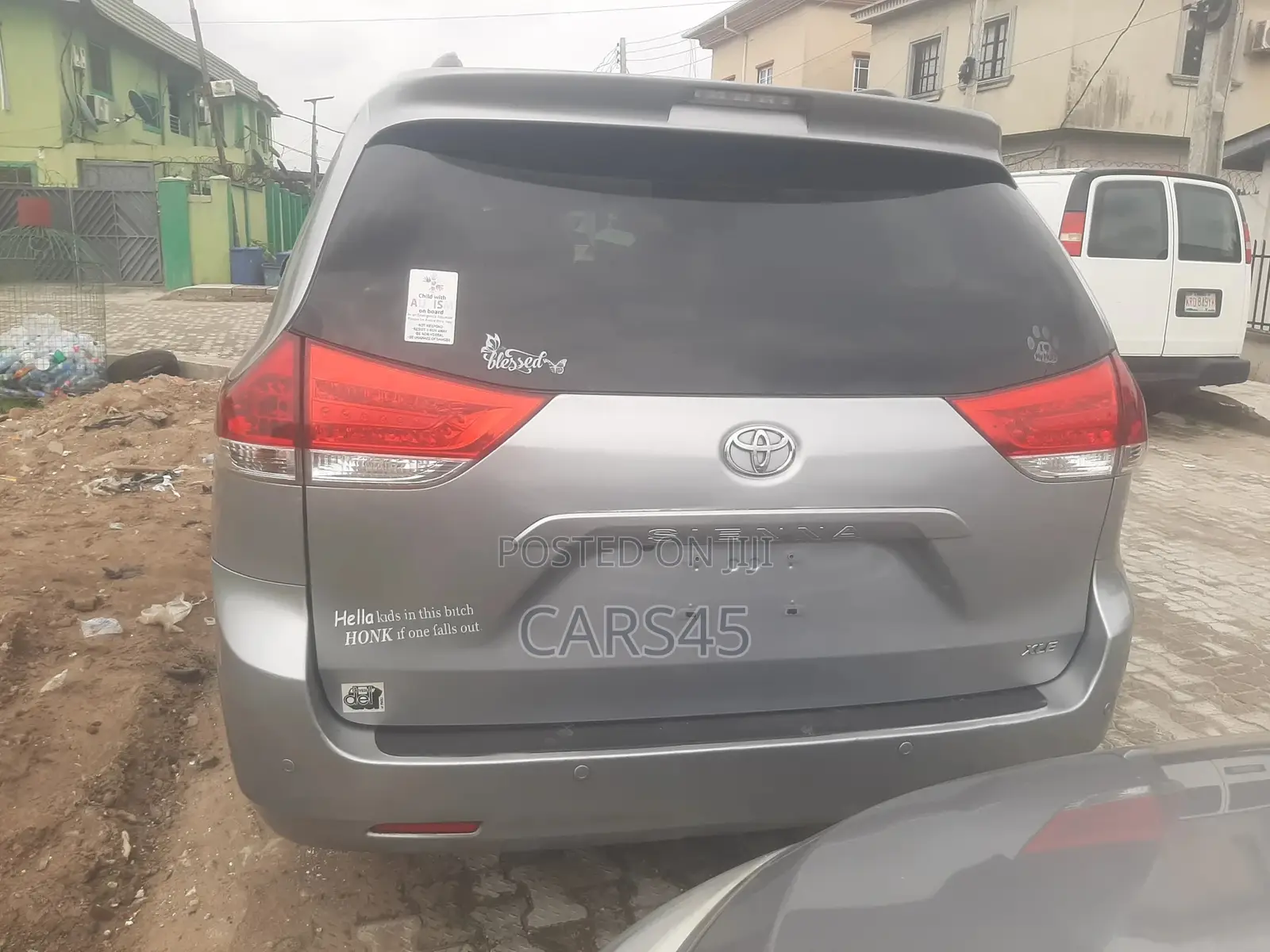 Toyota Sienna 2011 Silver