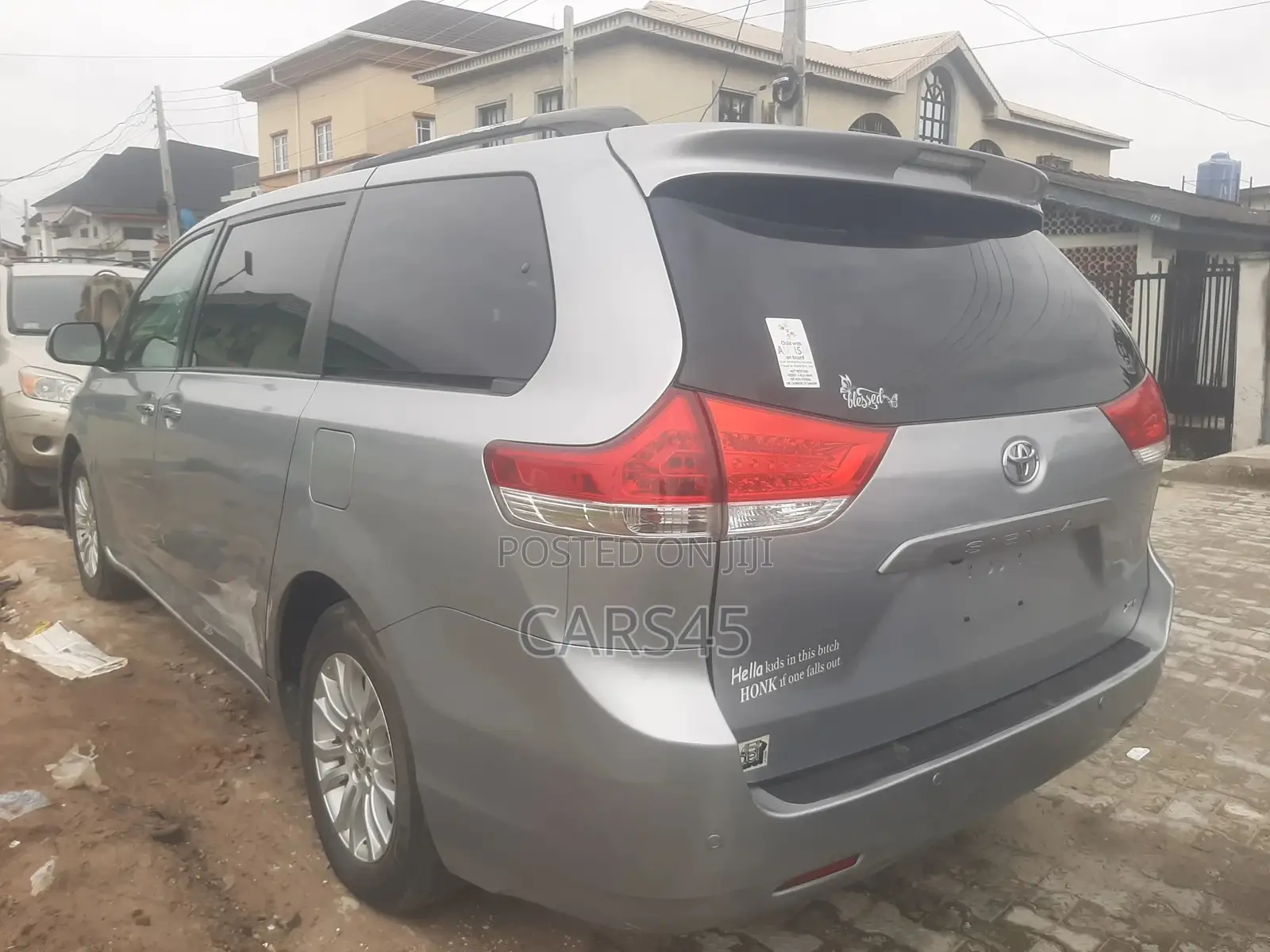 Toyota Sienna 2011 Silver