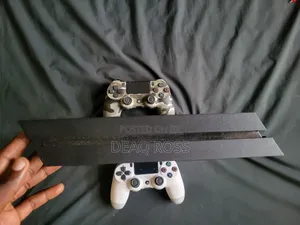 Ps4 Console With 2 Controller