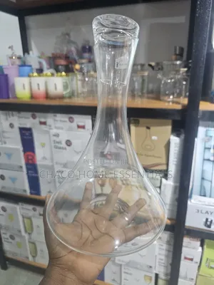 Glass Wine Decanter / Beverage Carafe