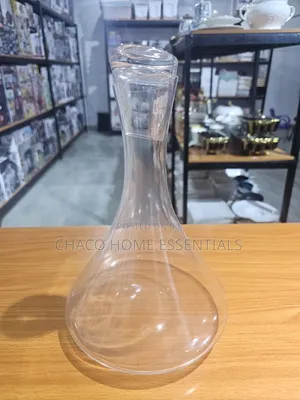 Glass Wine Decanter / Beverage Carafe