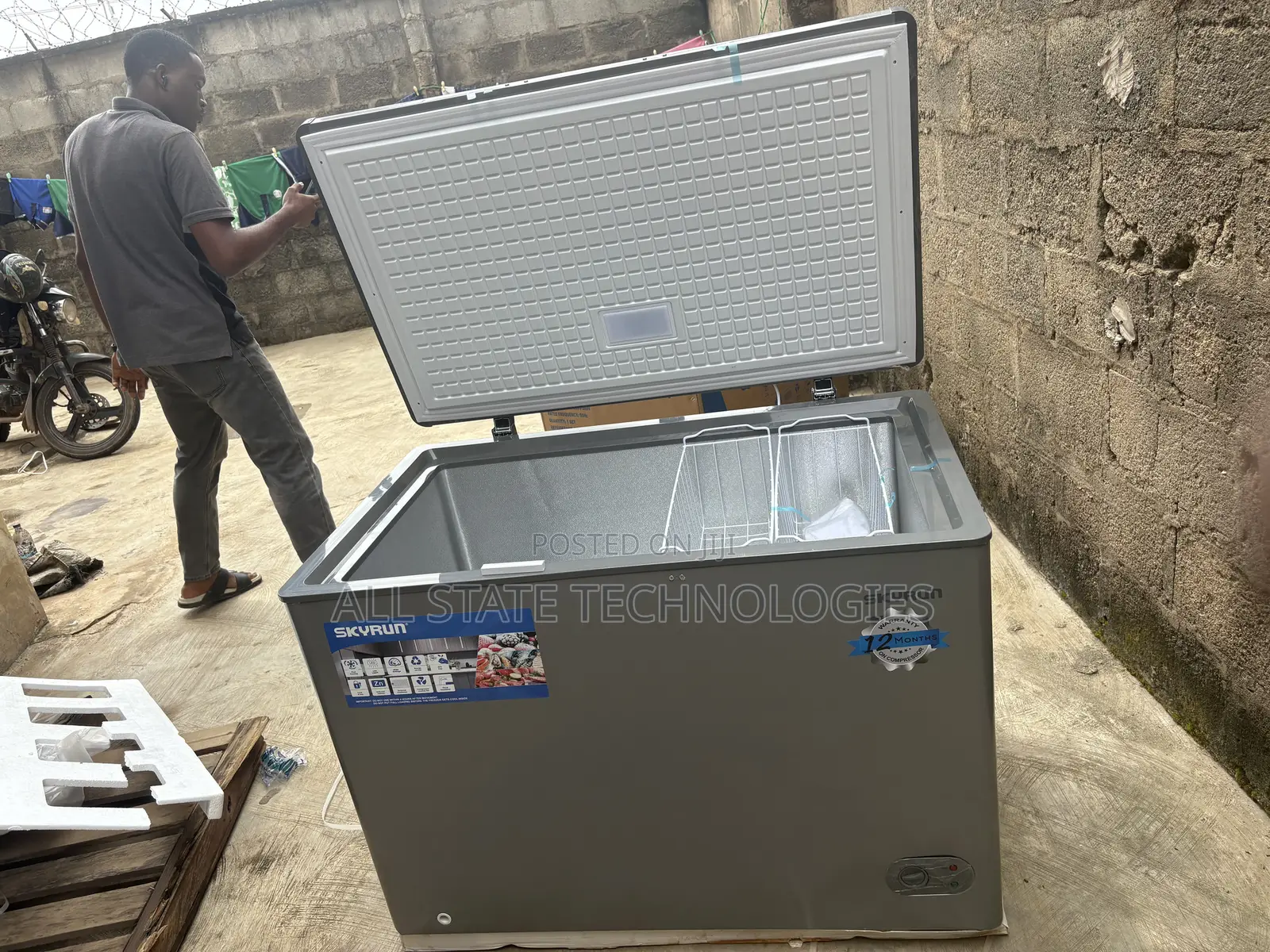 SKYRUN BD-300HNW Kitchen Fridge Unit