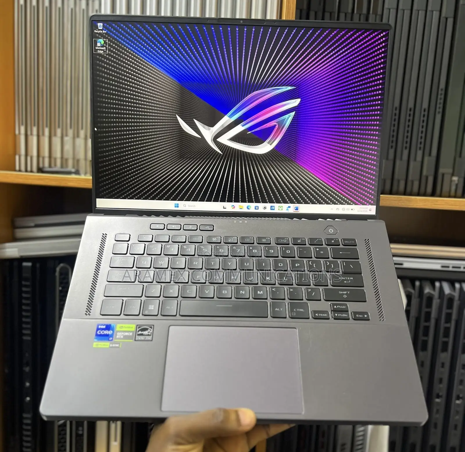 Laptop Asus ROG Zephyrus G16 16GB Intel Core i7 SSD 512GB
