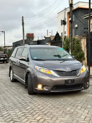 Toyota Sienna 2015 Gray