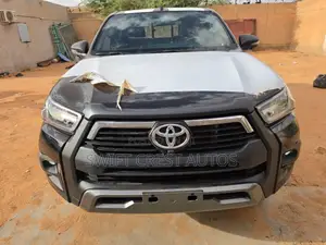 New Toyota Hilux 2026 Black
