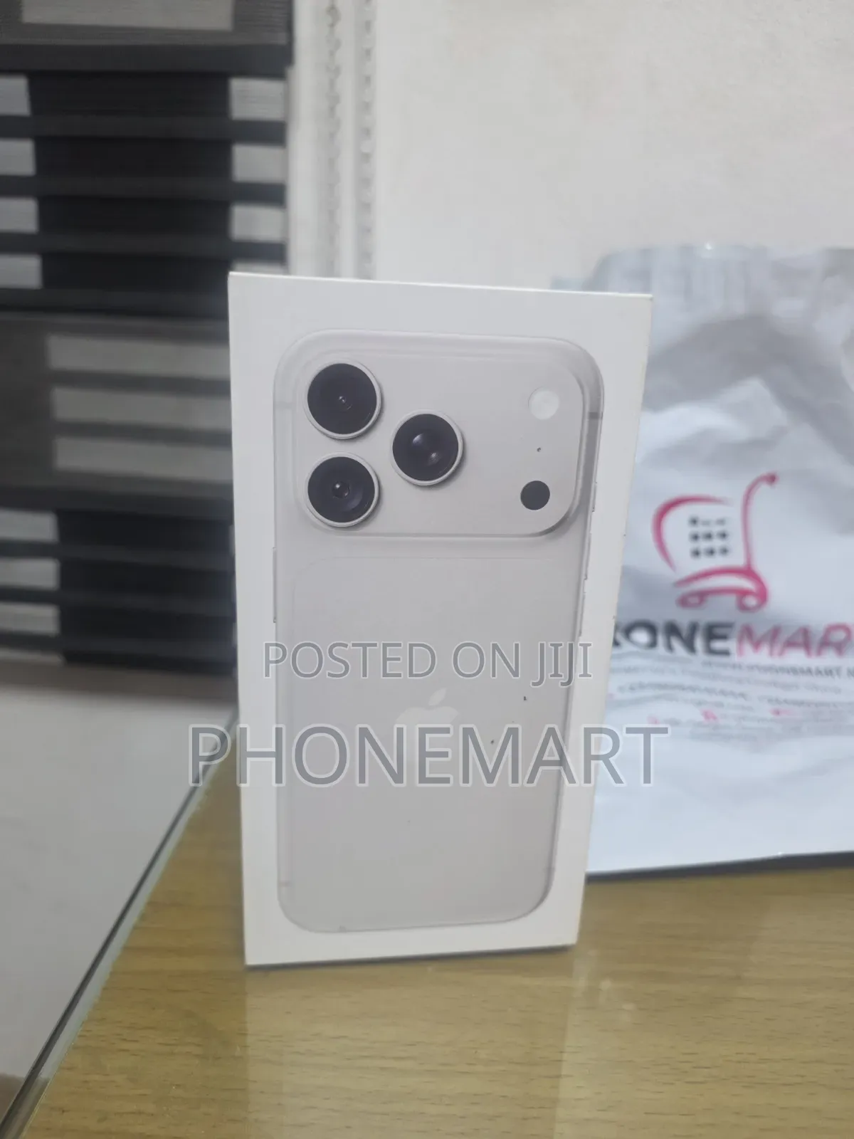 New Apple iPhone 18 Pro Max 2 TB Silver