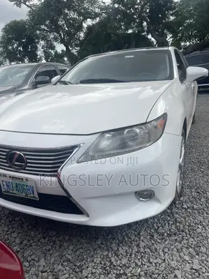 Lexus ES 350 FWD 2014 White