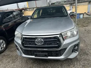Toyota Hilux SR5 4x4 2018 Gray