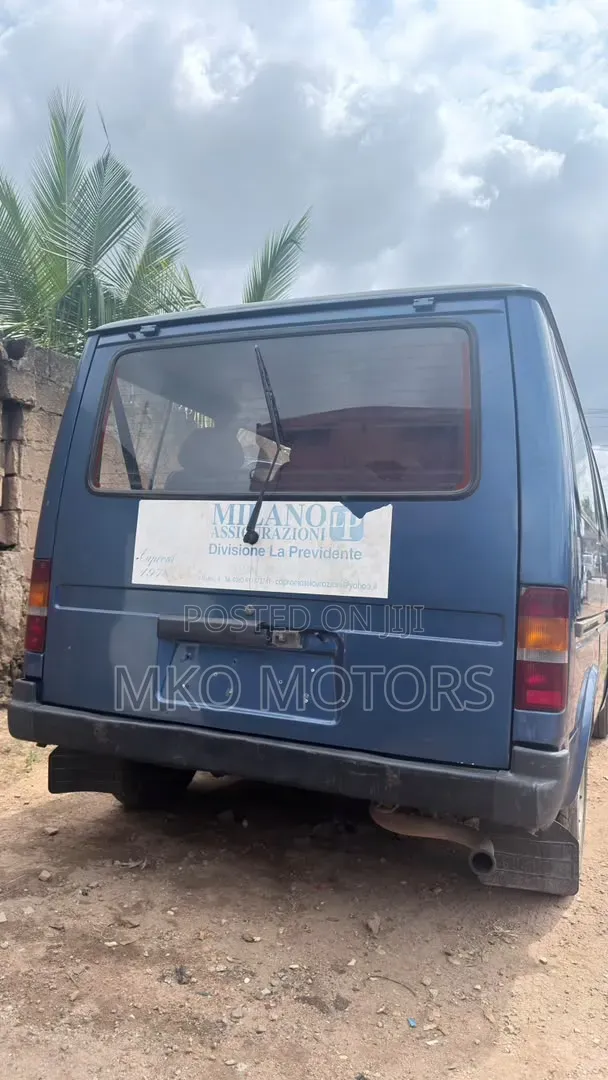 Ford Transit 2002 Blue