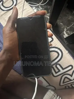Samsung A10 32 GB Black