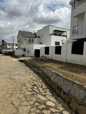 Furnished 5bdrm Duplex in Life Camp for sale