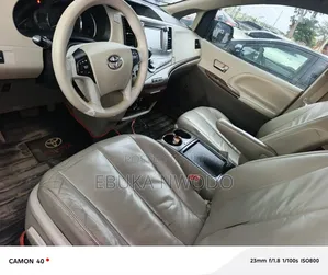 Toyota Sienna 2012 Black