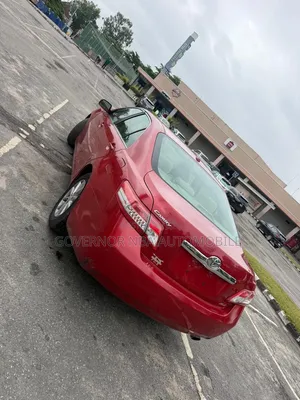 Toyota Camry XLE 4dr Sedan (2.5L 4cyl 6A) 2011 Red
