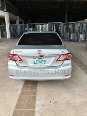 Toyota Corolla LE 4dr Sedan (1.8L 4cyl 4A) 2011 Silver