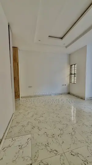 1bdrm Shared Apartment in Lommond Garden, Lekki Phase 2 for rent