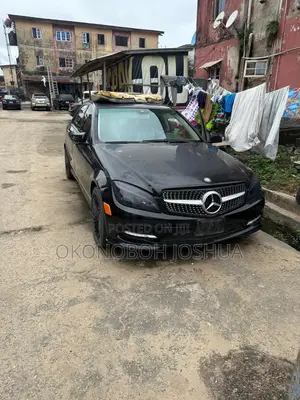 Mercedes-Benz C300 Luxury 4Matic Sedan AWD (3.0L 6cyl 7A) 2010 Black