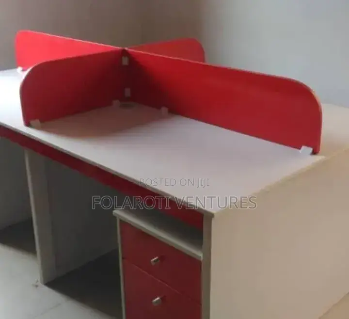 Work Station for Multiple Staffs