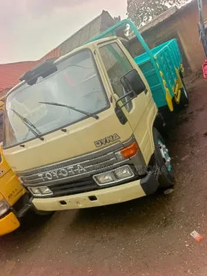 Few Month Used Toyota Dyna Six Tyers 3rz Petrol Engine