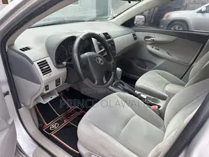 Toyota Corolla 2011 Silver