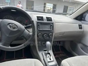 Toyota Corolla 2011 Silver