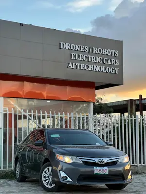Toyota Camry LE 4dr Sedan (2.5L 4cyl 6A) 2013 Gray