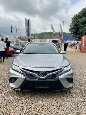 Toyota Camry 2019 Silver