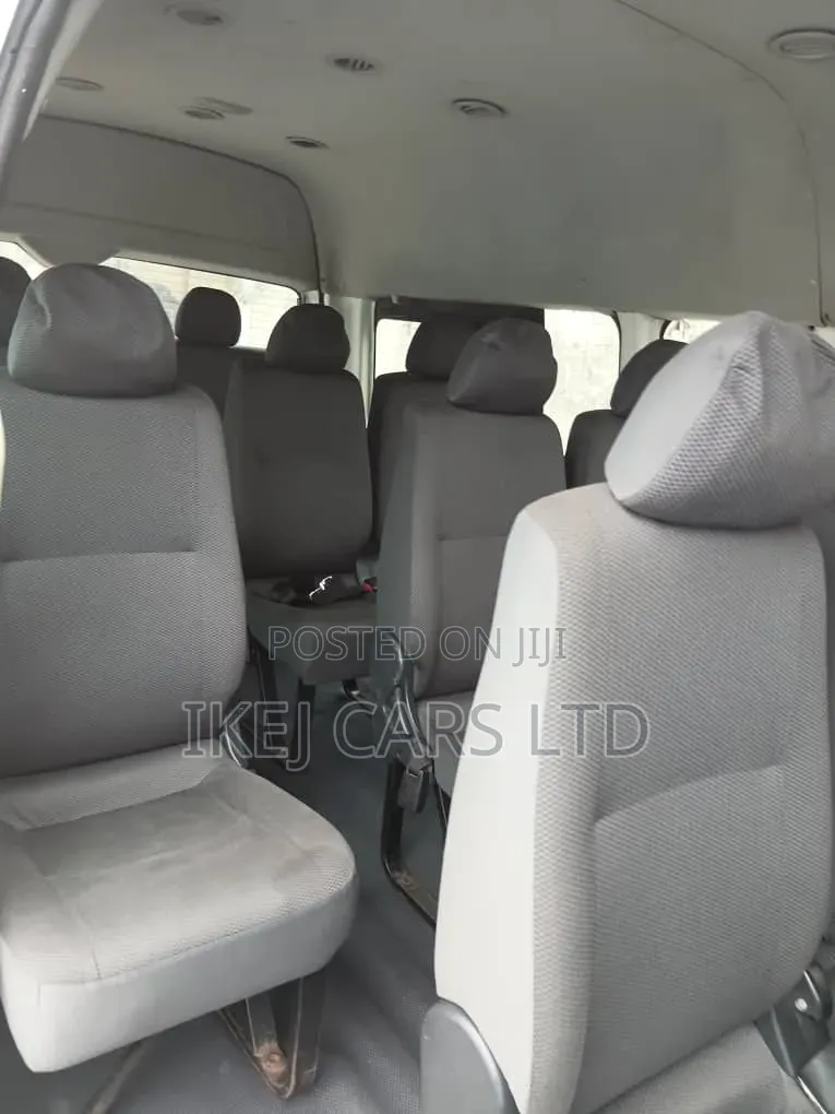Toyota HiAce 2014 White
